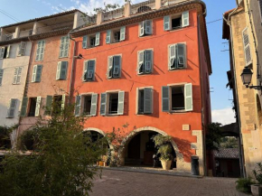 Biot - Place des Arcades
